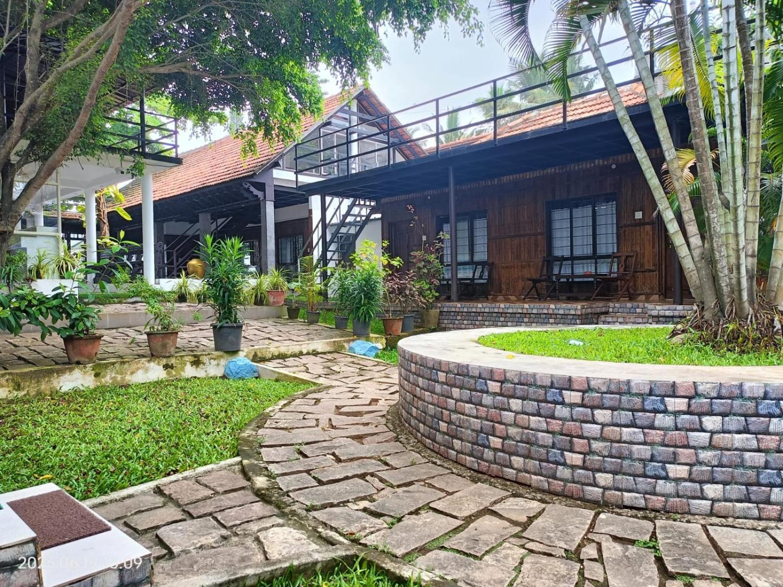 Puthooram Seaview Cliff Resort Varkala Bagian luar foto